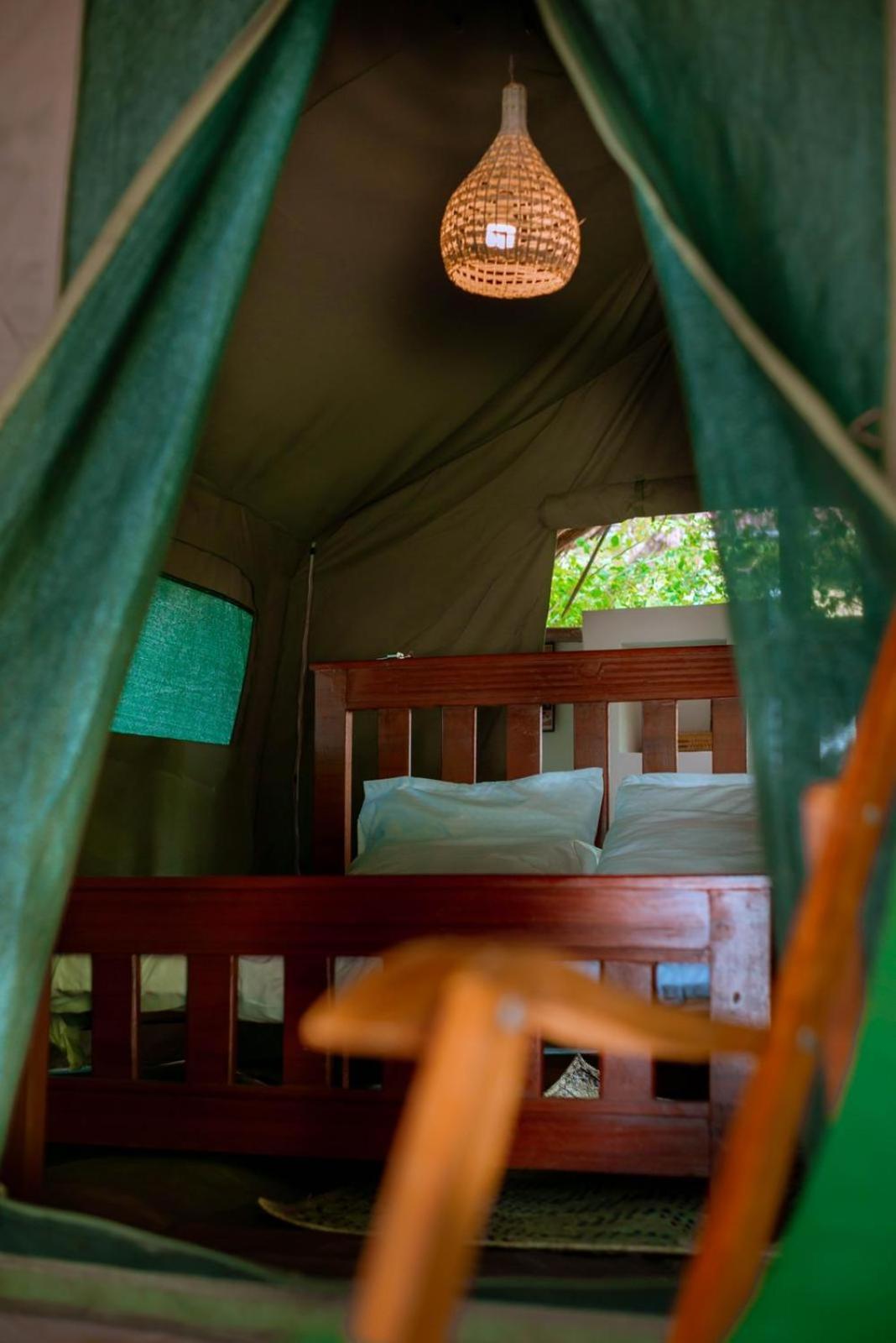 Mikadi Beach Camp & Backpackers Albergue Dar es Salaam Exterior foto