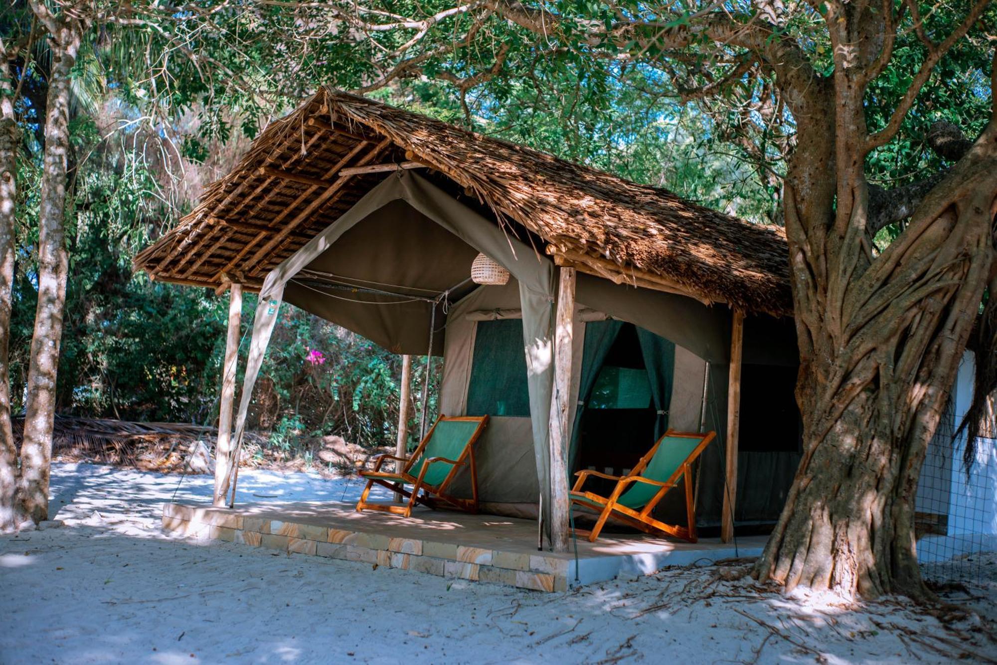 Mikadi Beach Camp & Backpackers Dar es Salaam Exterior foto