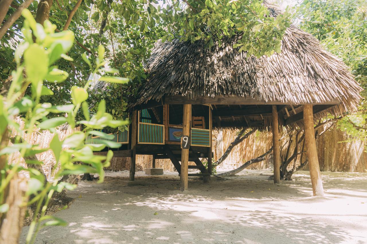 Mikadi Beach Camp & Backpackers Albergue Dar es Salaam Exterior foto